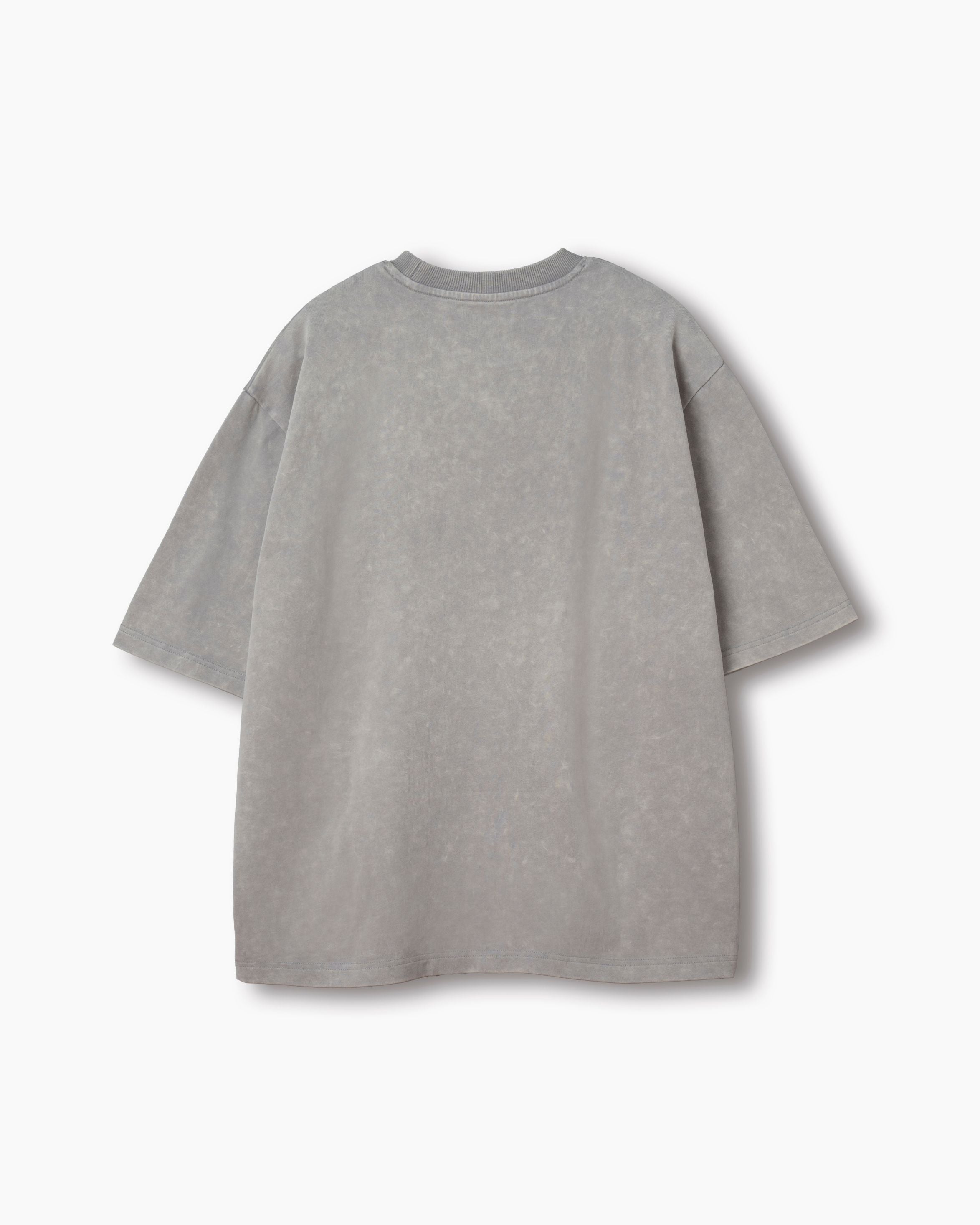 ON THE TABLE Tシャツ
